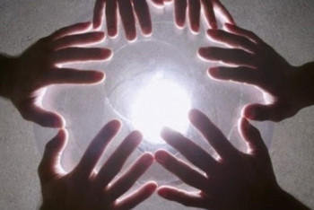 Фотография к новости: В Минздраве ответили на слухи о признании целительства официальной медициной