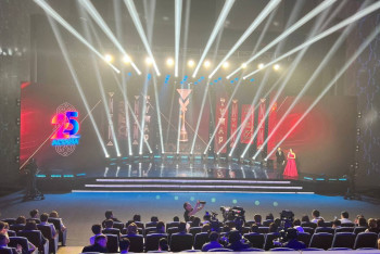 Фотография к новости: Названы обладатели премии "Тумар"