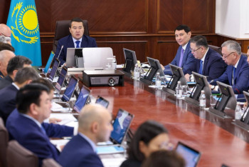 Фотография к новости: "Никакого дефицита ГСМ не будет" - Смаилов об авариях на МАЭК и АНПЗ