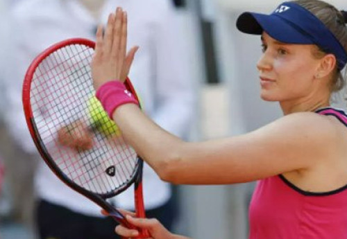 Фотография к новости: Елена Рыбакина восхитила благородным поступком на Уимблдоне