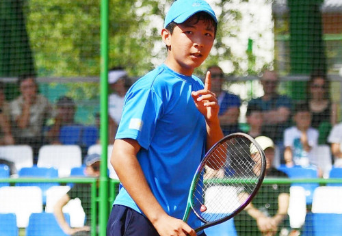 Фотография к новости: Трое казахстанцев вышли в четвертьфинал юниорского турнира серии ITF