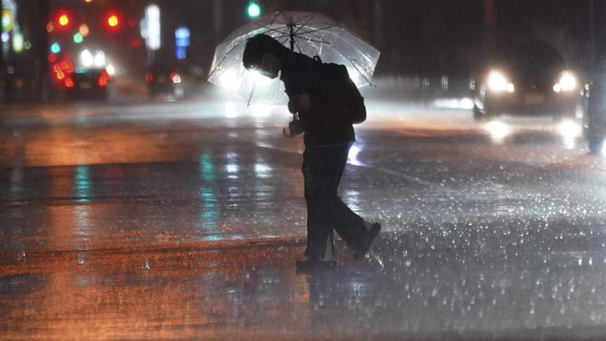  AP Photo/Eugene Hoshiko