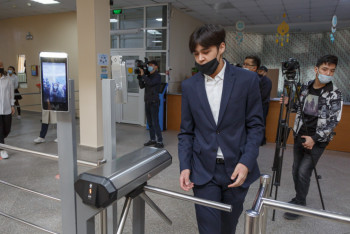 Фотография к новости: Скрытые камеры и микронаушники: с ЕНТ из-за шпаргалок выгнали более 700 абитуриентов