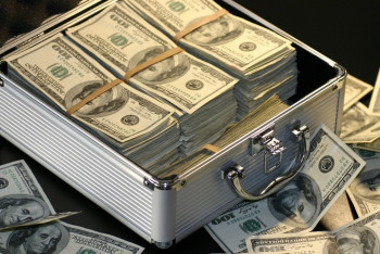 Фотография к новости: Возврат незаконно выведенных активов: президент подписал закон