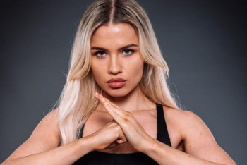 Фотография к новости: Известная эпичным похудением боксёрша оголила грудь после своей победы