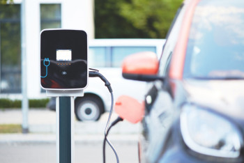 Фотография к новости: Актюбинские чиновники решили купить электромобили почти за 70 млн тенге