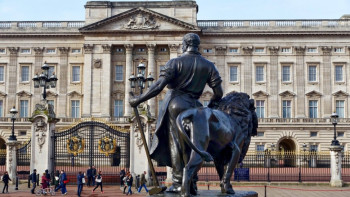 Фотография к новости: Расходы на королевскую семью сократили в Великобритании