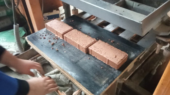 Фотография к новости: Стройматериалы из нефтеотходов, искусственный интеллект против инсульта – яркие проекты казахстанских ученых