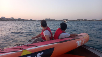 Фотография к новости: Юных сёрферов спасли на побережье Каспийского моря