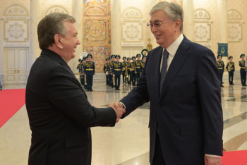 Фотография к новости: Глава государства поздравил президента Узбекистана с днем рождения