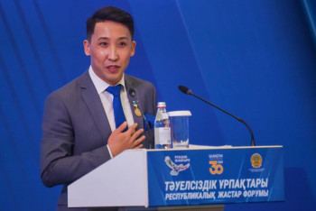 Фотография к новости: Казахстанец, ставший одним из лучших учителей мира, рассказал как изменилась его жизнь