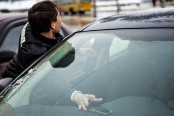 Фотография к новости: В Астане житель ВКО украл телефон у спящего водителя