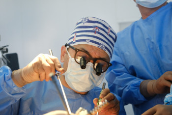 Фотография к новости: Хирург из Шымкента рассказал, как спасает людей с тяжёлыми болезнями сердца