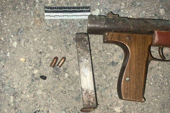 Фотография к новости: Пистолет-пулемёт незаконно хранил у себя сельчанин в Павлодарской области