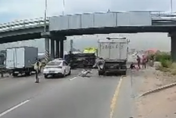 Фотография к новости: Инкассаторская машина опрокинулась на трассе под Алматы