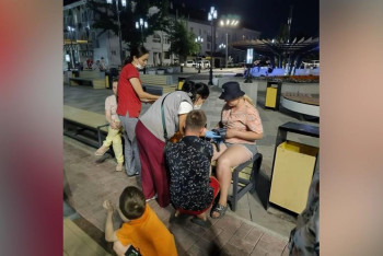 Фотография к новости: Качели упали на ребёнка в центре Усть-Каменогорска