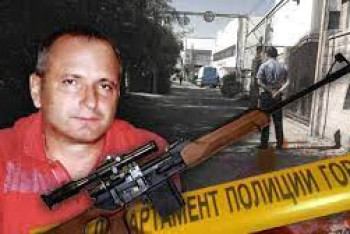 Фотография к новости: Во время выселения в доме супруги алматинского стрелка обнаружено огнестрельное оружие