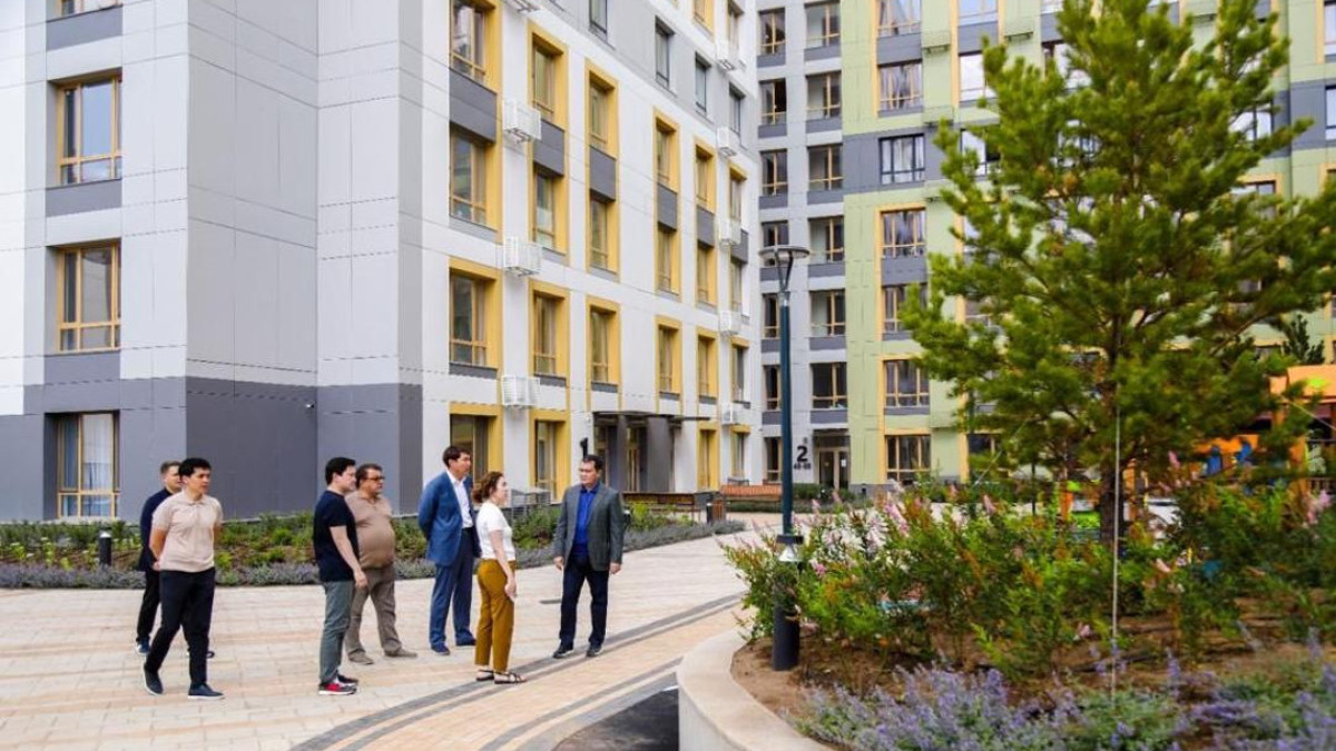  instagram.com/jenis_qasymbek