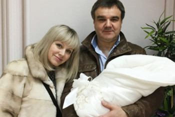 Фотография к новости: Муж певицы Натали найден мёртвым на козырьке дома в Москве