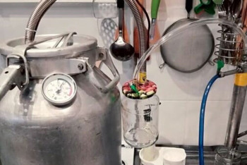 Фотография к новости: Самогонный аппарат обнаружили в детском лагере в Акмолинской области