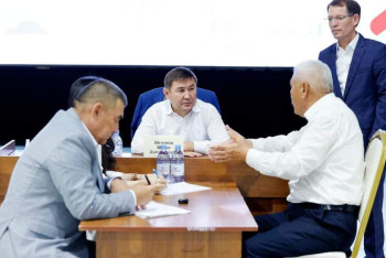 Фотография к новости: Аким Шымкента поручил оперативно решить все поднятые вопросы на приеме граждан