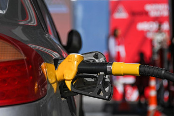 Фотография к новости: В Казахстане продлили запрет на вывоз бензина и дизеля автотранспортом