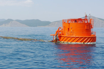 Фотография к новости: Снят запрет на движение судов в порту Новороссийска