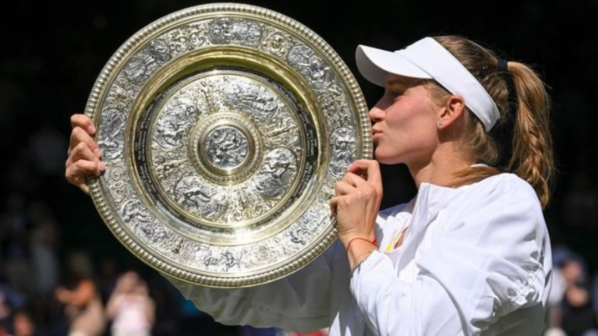  instagram.com/lenarybakina