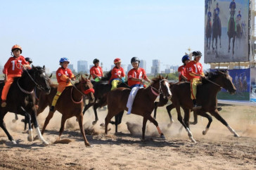 Фотография к новости: В Астане прошли соревнования по байге
