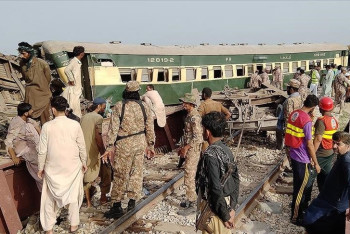 Фотография к новости: При крушении поезда в Пакистане погибли 30 человек