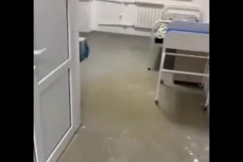 Фотография к новости: Палату роддома затопило дождём после ремонта в Жезказгане