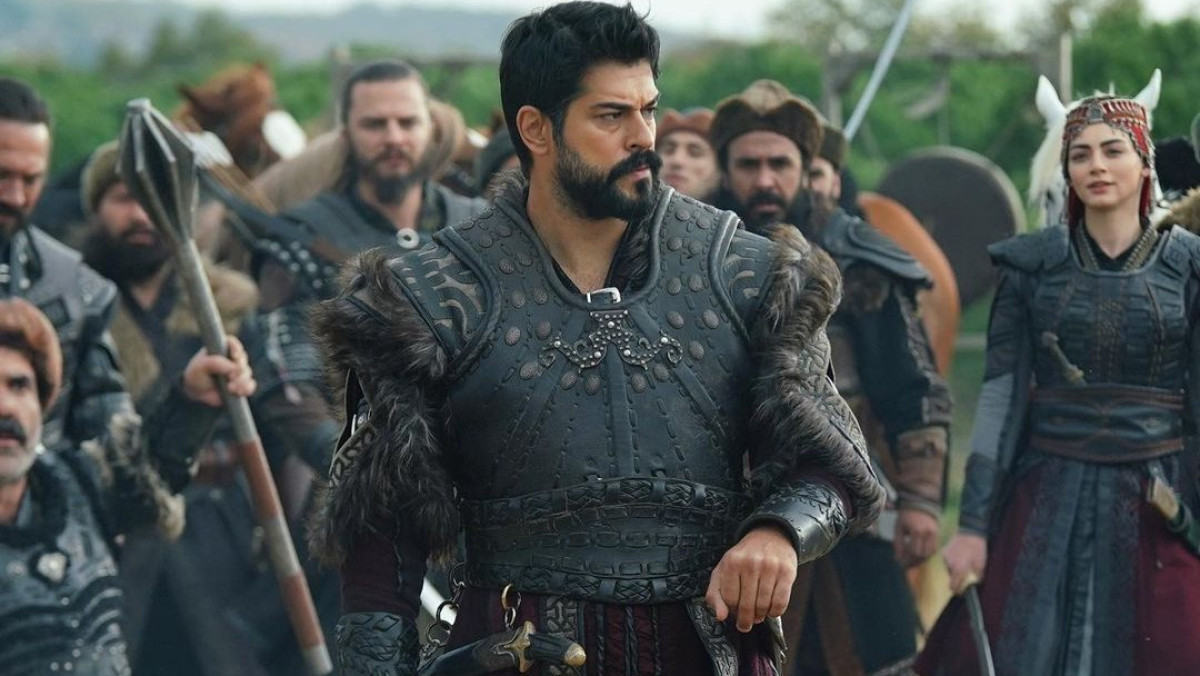  instagram.com/burakozcivit