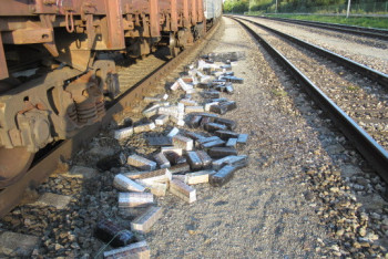 Фотография к новости: Два вагона табака на 1,3 миллиарда тенге пытались завезти в Казахстан контрабандой