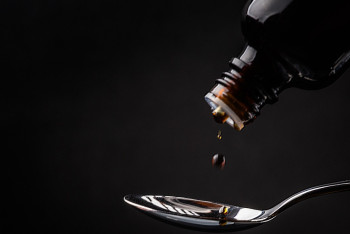 Фотография к новости: В Узбекистане сироп от кашля индийской фирмы стал причиной смерти 65 детей