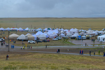 Фотография к новости: 100 юрт  установили в Павлодарской области в честь 165-летия Машхур Жусупа