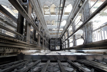 Фотография к новости: Пожилая женщина упала в шахту лифта в Туркестане