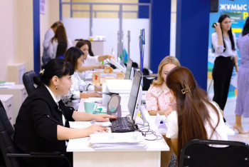 Фотография к новости: Объекты для молодежи, ярмарка вакансий и фестивали: в Казахстане завершилась неделя молодежи