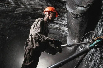 Фотография к новости: Шахтёры "Казахмыса" в области Улытау устроили забастовку