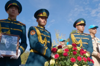 Фотография к новости: Останки казахстанского солдата спустя 80 лет захоронили на родине