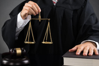 Фотография к новости: Судью в Таразе подозревают в получении взятки в два миллиона тенге