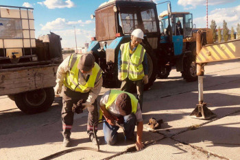 Фотография к новости: Аэродромные плиты начали менять в аэропорту Актобе