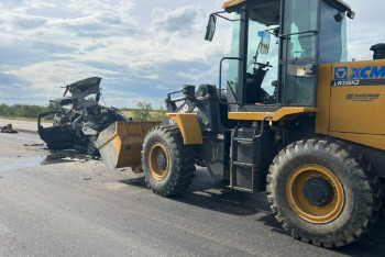 Фотография к новости: Четверо погибли при столкновении микроавтобуса с бульдозером в Костанайской области