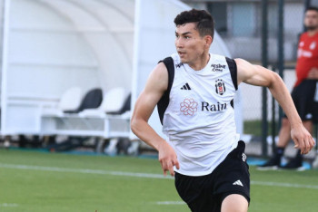 Фотография к новости: Блестящий дебют: Зайнутдинов забил победный гол за "Бешикташ"