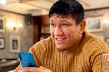 Фотография к новости: Куат Хамитов потроллил футболистов