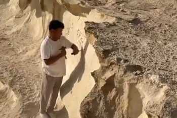 Фотография к новости: Разыскиваемым в Мангистау вандалом оказался чиновник от культуры из Актобе