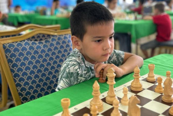 Фотография к новости: Шестилетний шахматист из Кызылорды удивляет своими достижениями