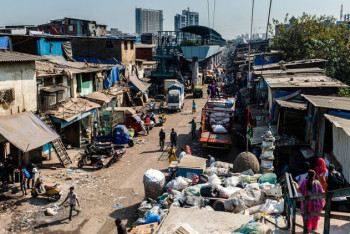 Фотография к новости: Карагандинка с тремя детьми просит о помощи, чтобы выбраться из Индии