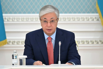 Фотография к новости: Глава государства Касым-Жомарт Токаев поздравил казахстанцев с Днём Конституции