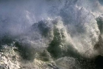 Фотография к новости: На юге Китая перенесли начало занятий в школах из-за тайфуна