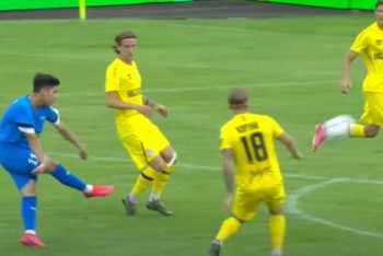 Фотография к новости: 18-летний казахстанец забил сумасшедший гол в европейском чемпионате